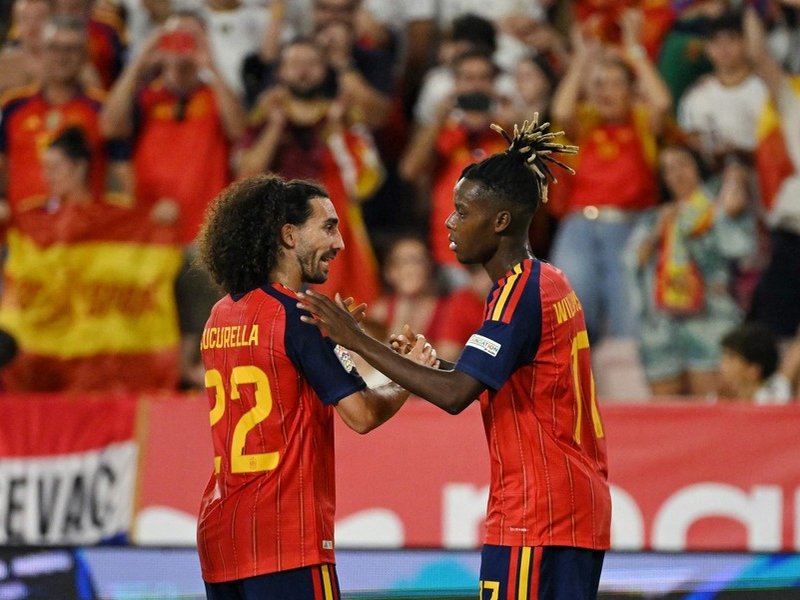 Spain players Mark Cucurella and Nico Williams