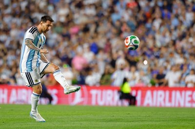 Messi Turntable Messi sets World Cup scoring record as stars outshine weather