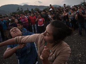 mexicans fighting.jpg