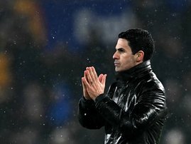 Arsenal coach Mikel Arteta applauds fans after Wolves draw
