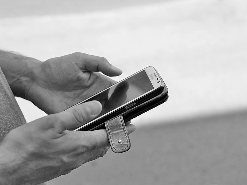 Cellphone social media