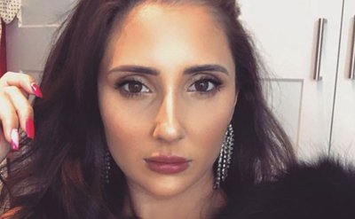 Australian model told outfit is 'inappropriate' for air travel