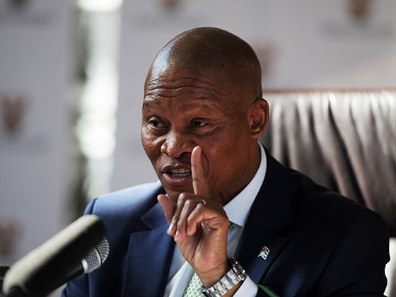 mogoeng_gallo_iJJ4Y6v.jpg