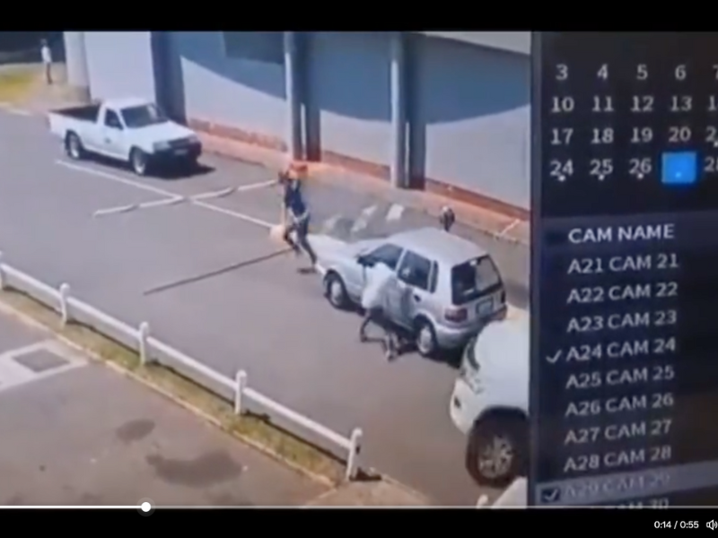 VIDEO: Robbery victim chases down cellphone snatcher