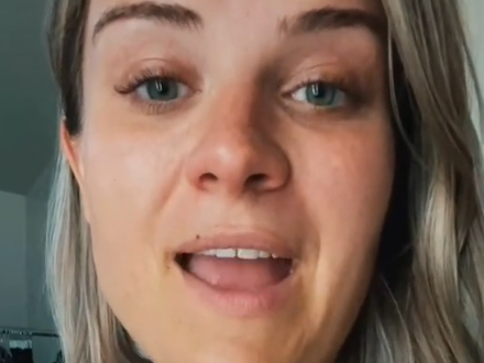 Never been kissed - this 27-year-old blows up TikTok with her truth!