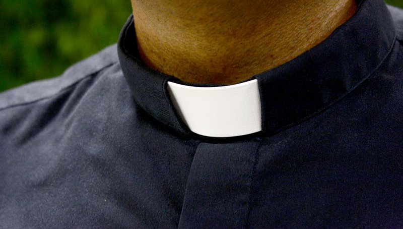 Pastor collar
