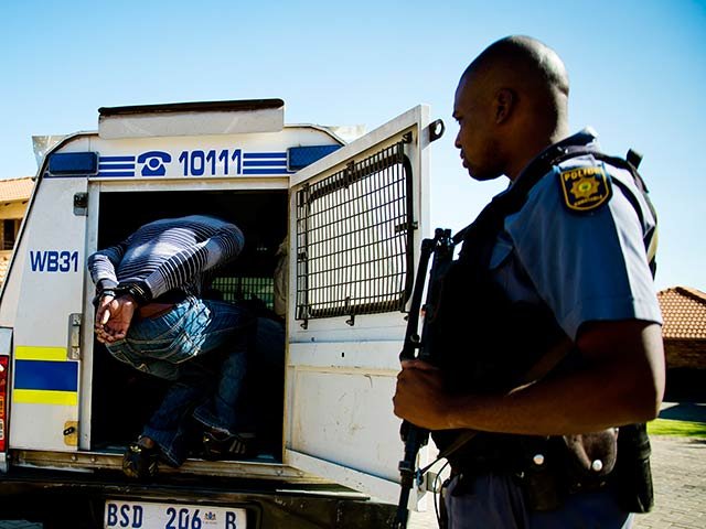 police_arrest_gallo_rOnCH6e.jpg