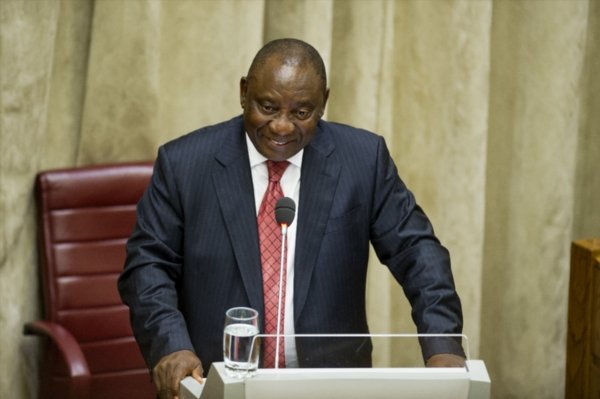 ramaphosa-......_lhHaJr8.jpg