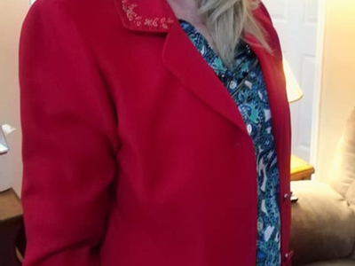 Woman finds disturbing note in new jacket