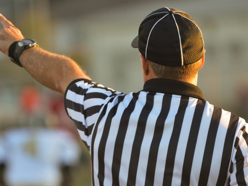 referee