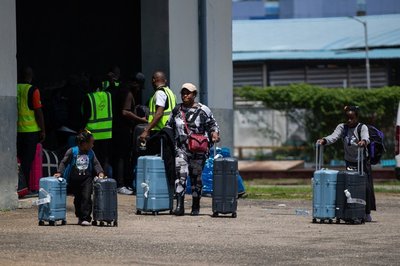 Over 260 Nigerians fleeing xenophobic attacks in SA return home