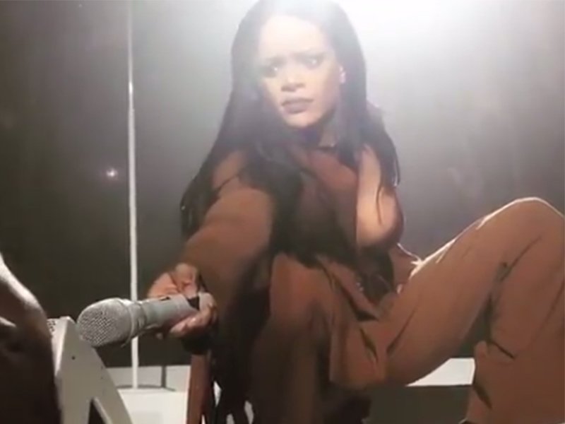 Rihanna shocked by fan on tour 