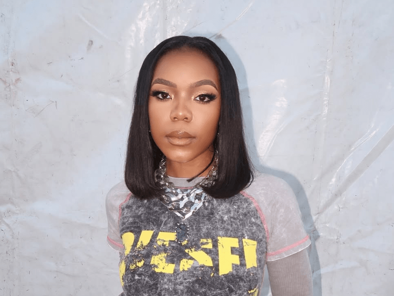 RnB singer Elaine styles her hair in a straight bob