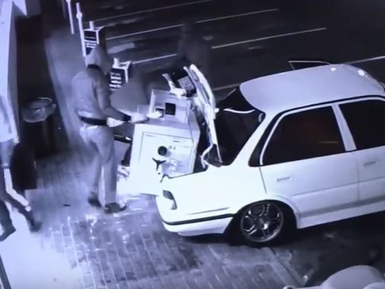 Criminals steal safe