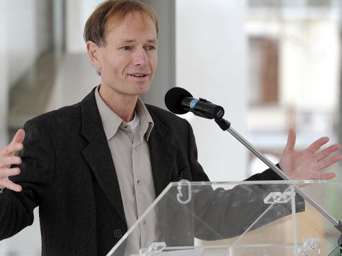 sean davison.PNG