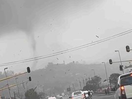 Severe weather incident on its way through Phoenix /Bhambie area/ Twitter