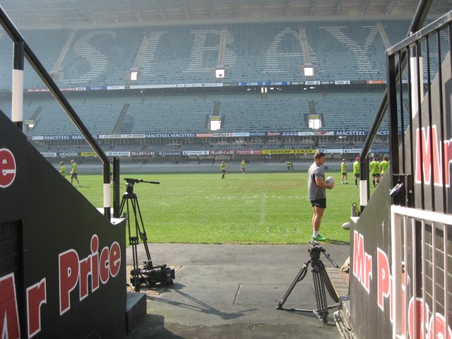sharkstunnel_andrebloem.jpg