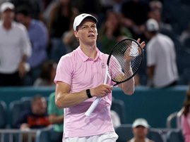 Jannik Sinner into last 16 at 2026 Miami Open