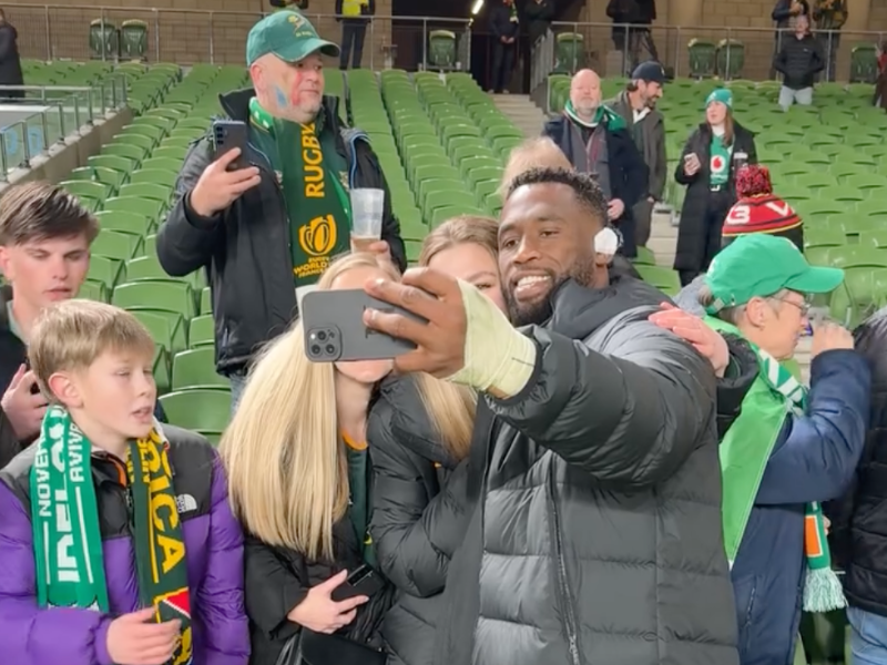 WATCH: Siya Kolisi caught with his pants down after Ireland win
