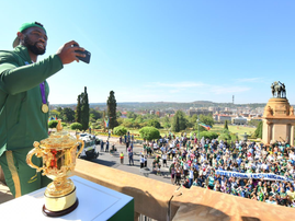 siya_selfie_trophy.PNG