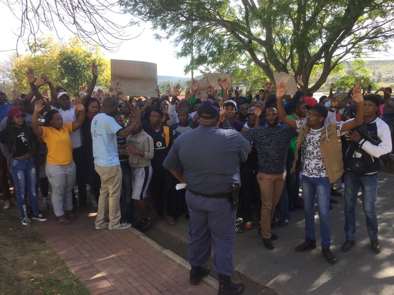 Students Burgers Park