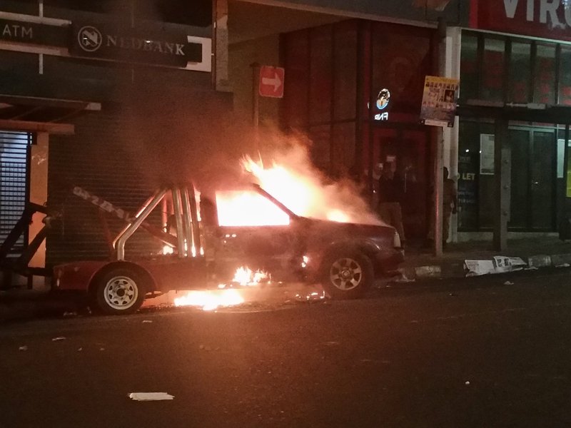Protesting students run amok in Braamfontein 5