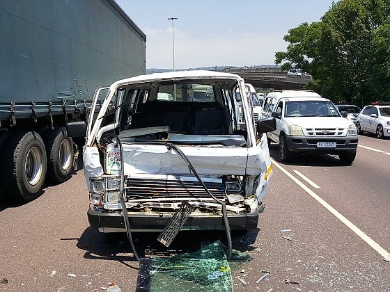 N3 taxi crash leaves 13 hurt-rescuecare