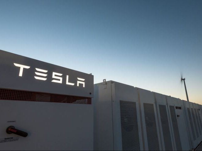 World's biggest battery/ Tesla