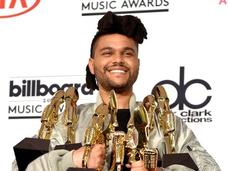 The Weeknd dedicates his new hairstyle to ex-wrestler