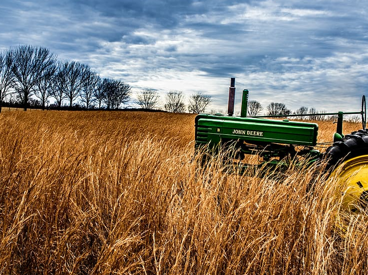 tractor_john_deere_farming.PNG