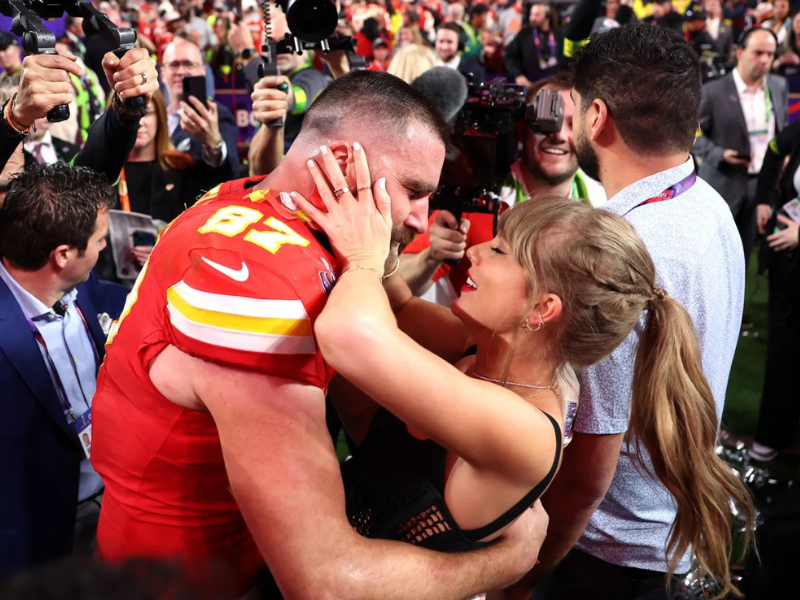 VIDEO: Taylor Swift reacts to being booed at Super Bowl