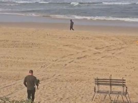 Durban locals pay tribute to missing pilot