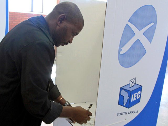IEC, parties hoping for large turnout on voter registration weekend