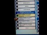 casting vote into ballet box