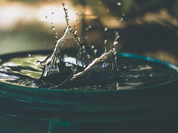 water_falling_container.PNG