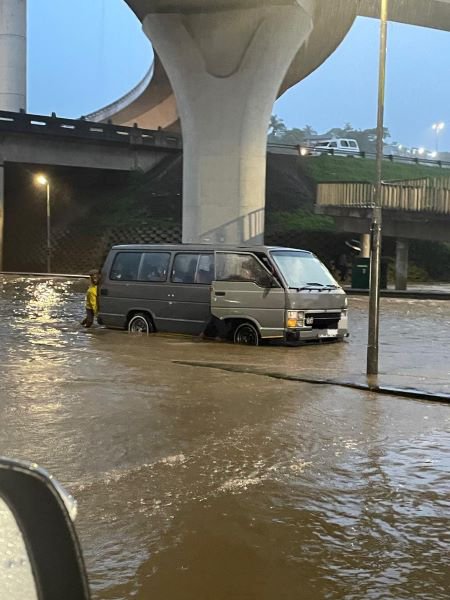 Durban M19 flooded 25 April weather