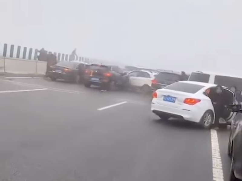 VIDEO: Fog leads to massive accident involving 100 cars